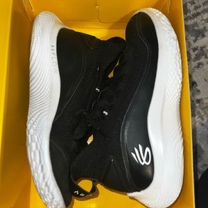 Curry 8 basketball shoes
